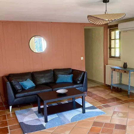 Maison De Loriot